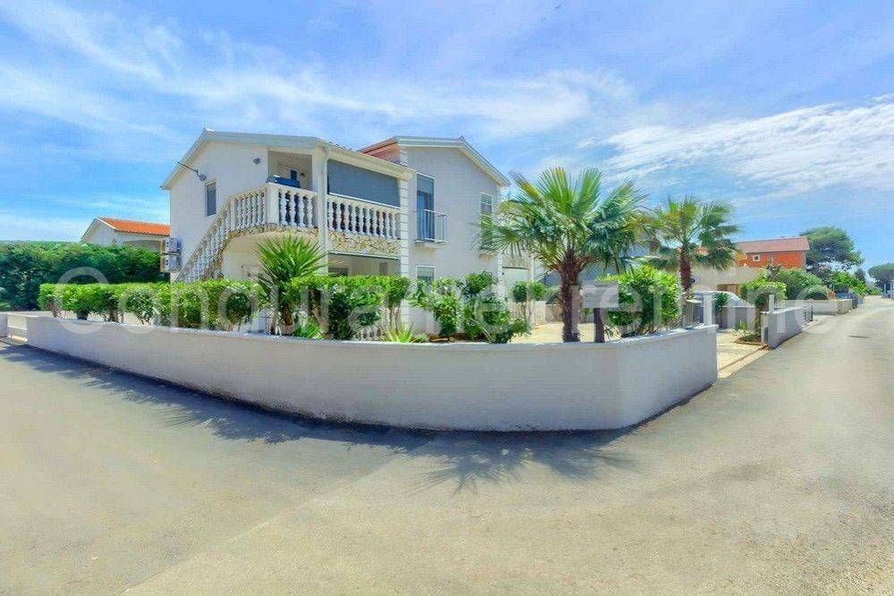 House by the sea, Sale, Vir, Vir