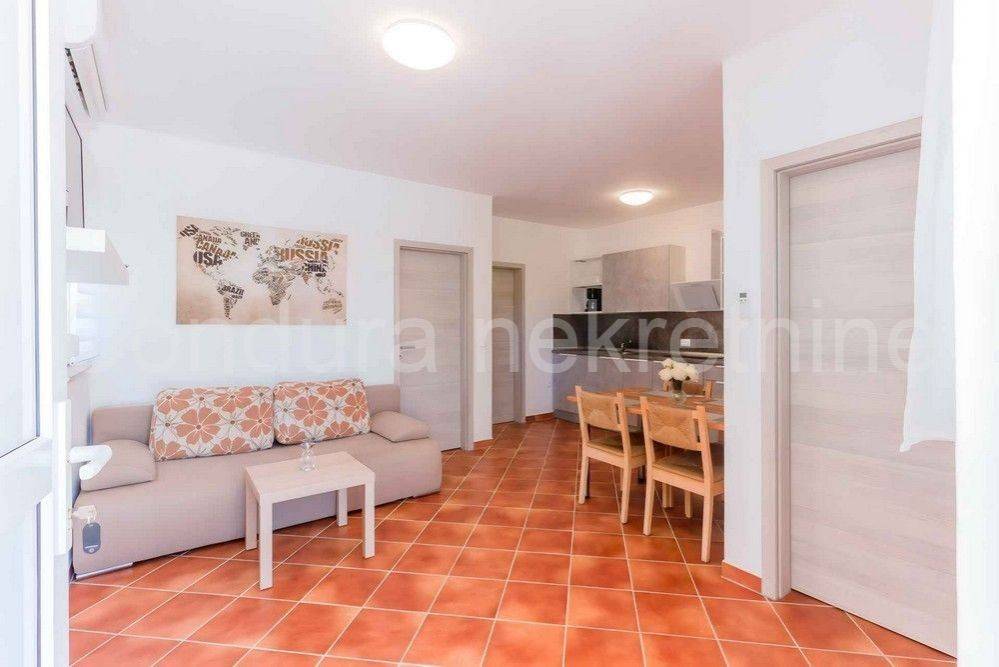 House by the sea, Sale, Vir, Vir