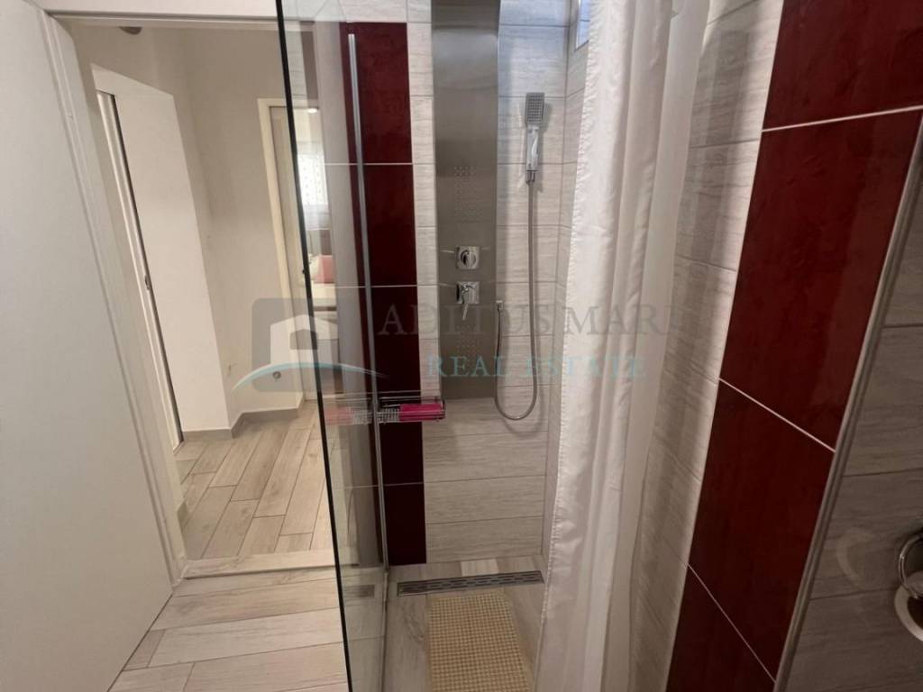 Flat in a house, Rent, Vodice, Vodice