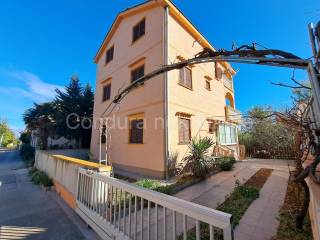 House with apartments, Sale, Nin, Nin