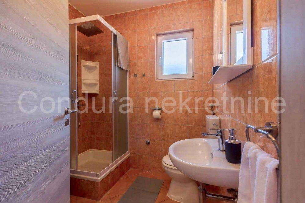 House by the sea, Sale, Vir, Vir