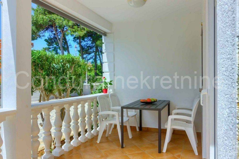 House by the sea, Sale, Vir, Vir