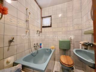 House with apartments, Sale, Nin, Nin