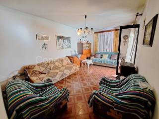 House with apartments, Sale, Nin, Nin