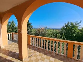 House with apartments, Sale, Nin, Nin