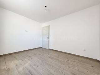 Apartman na moru, Prodaja, Povljana, Povljana