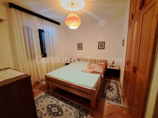 House with apartments, Sale, Nin, Nin