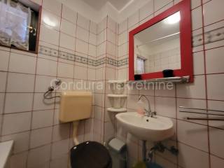 House with apartments, Sale, Nin, Nin