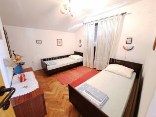 House with apartments, Sale, Nin, Nin