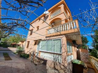House with apartments, Sale, Nin, Nin