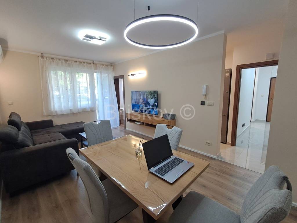 Flat in a building, Rent, Split, Split