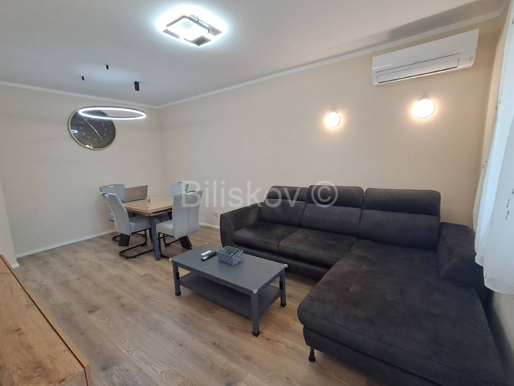 Flat in a building, Rent, Split, Split