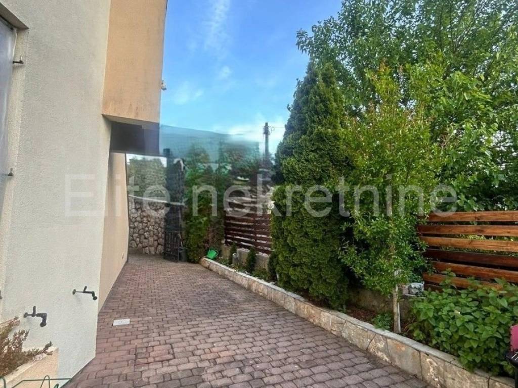 Flat in a house, Sale, Malinska-dubašnica, Malinska