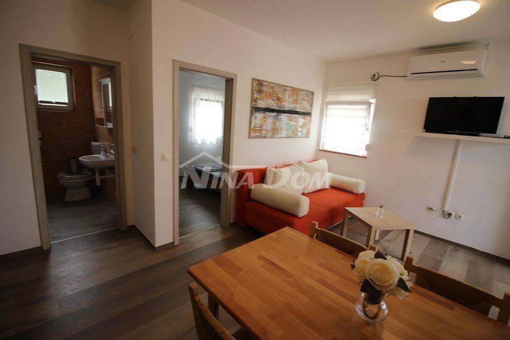 House with apartments, Sale, Vir, Vir