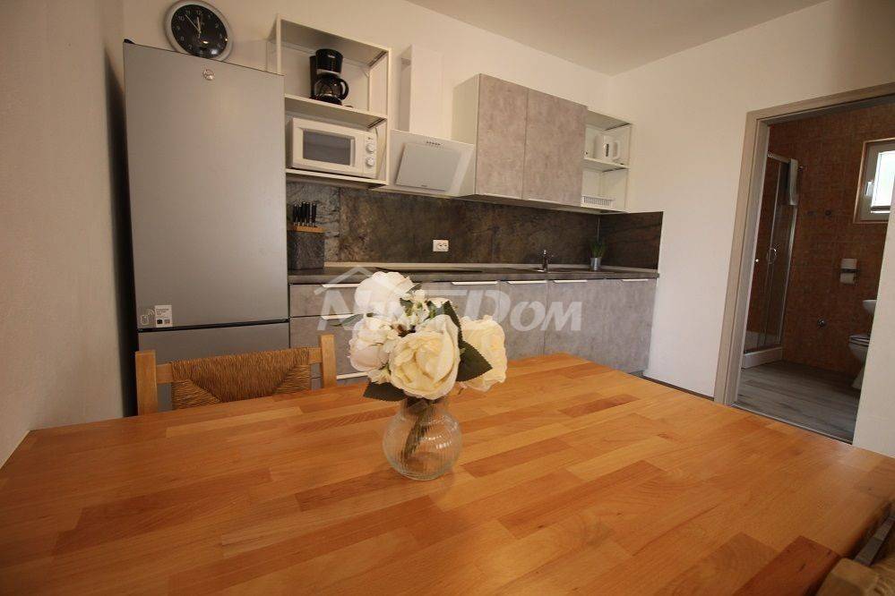 House with apartments, Sale, Vir, Vir