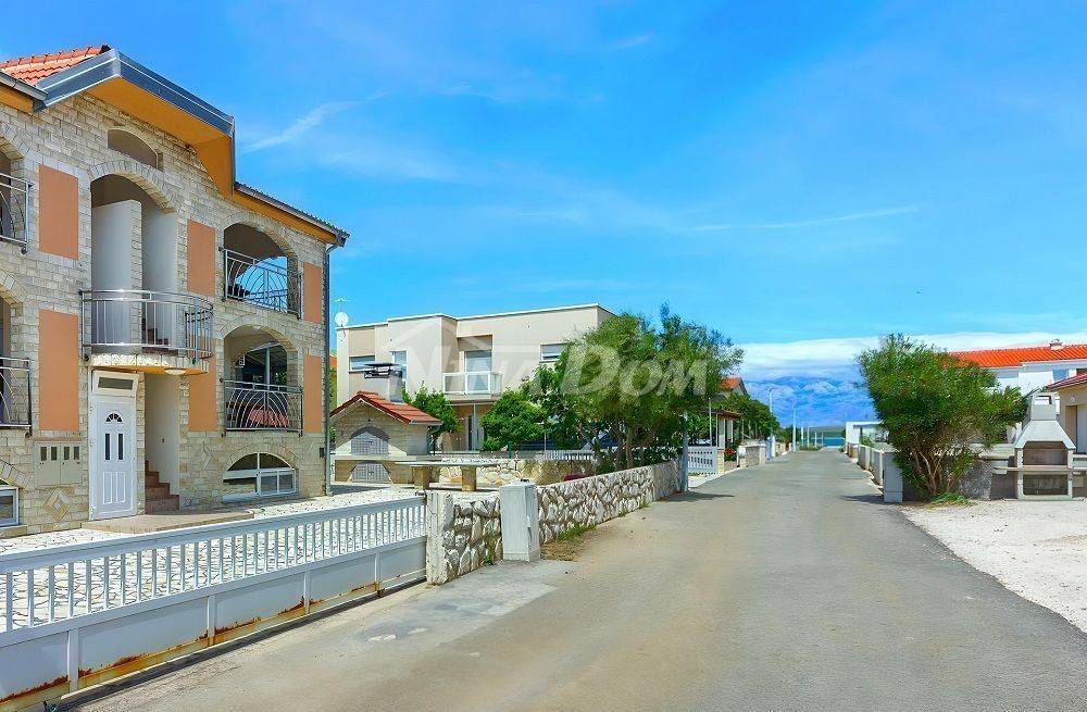 House with apartments, Sale, Vir, Vir