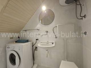 Kuca u nizu, Najam, Vodice, Vodice