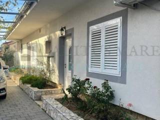 House with apartments, Sale, Pirovac, Pirovac