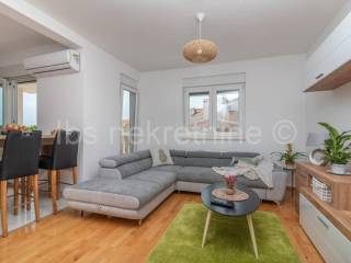 Flat in a building, Sale, Okrug, Okrug Gornji