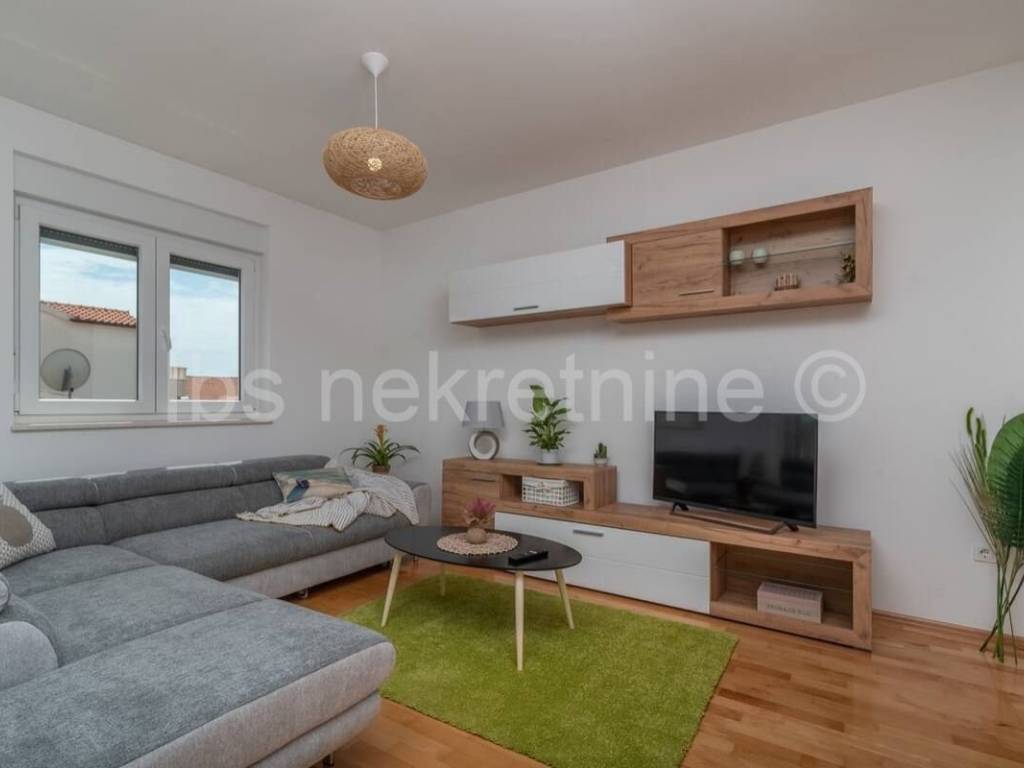 Flat in a building, Sale, Okrug, Okrug Gornji