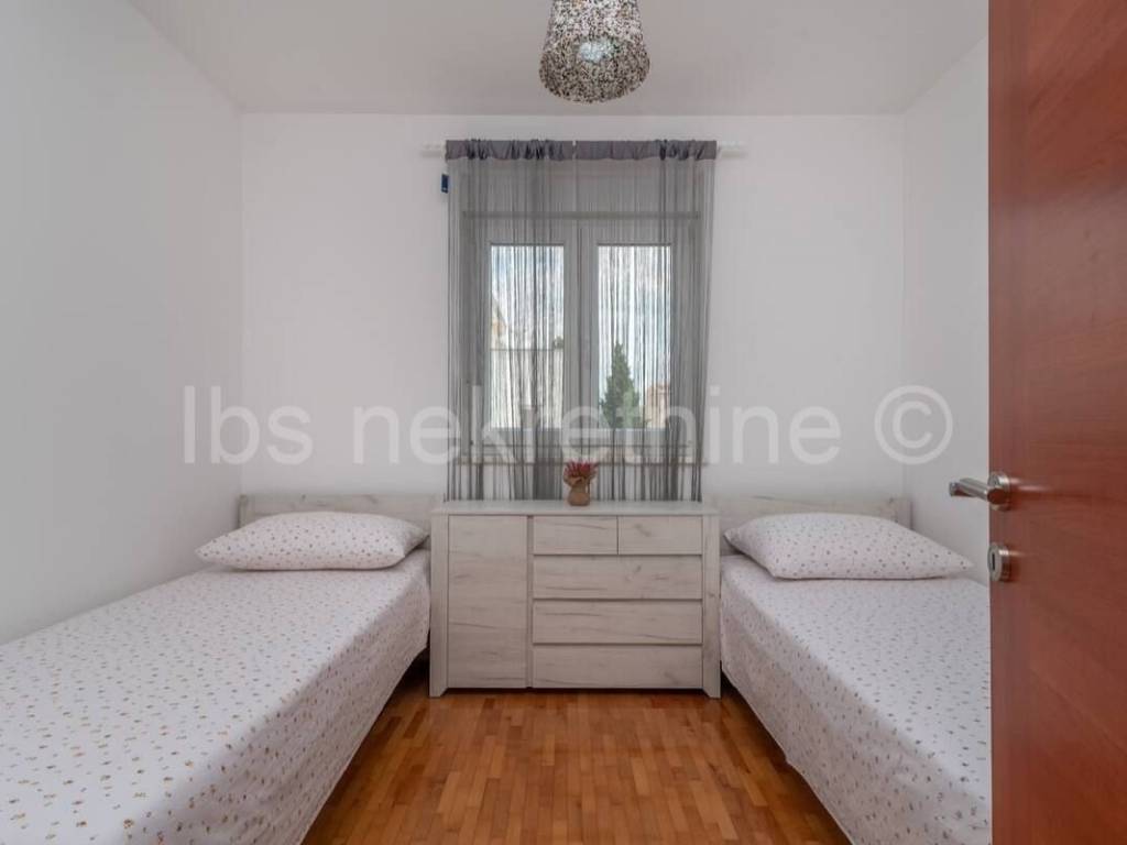 Flat in a building, Sale, Okrug, Okrug Gornji