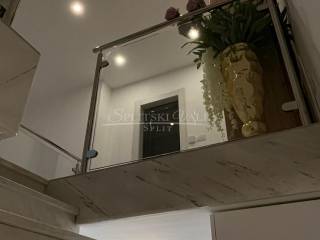 Detached house, Rent, Split, Split