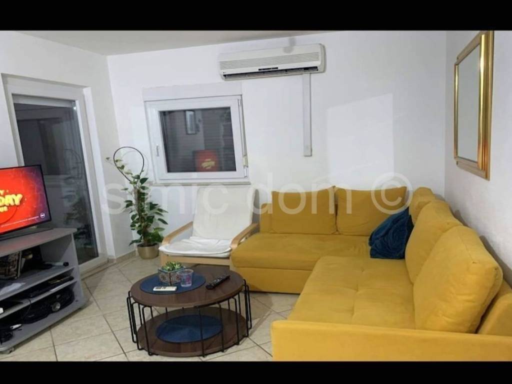 Apartment by the sea, Sale, Okrug, Okrug Gornji