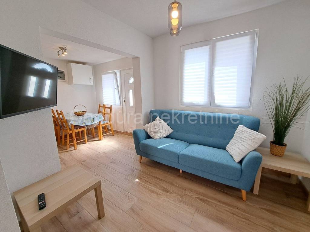House with apartments, Sale, Vrsi, Zukve