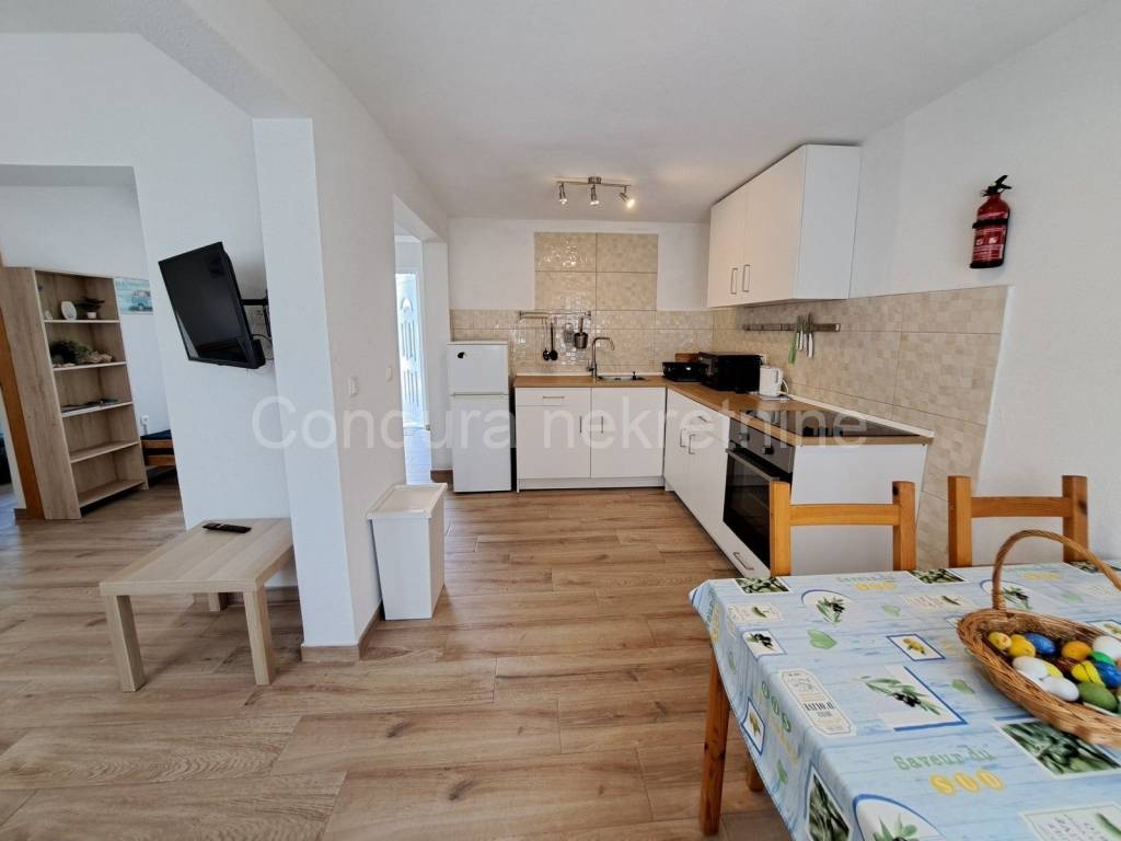 House with apartments, Sale, Vrsi, Zukve