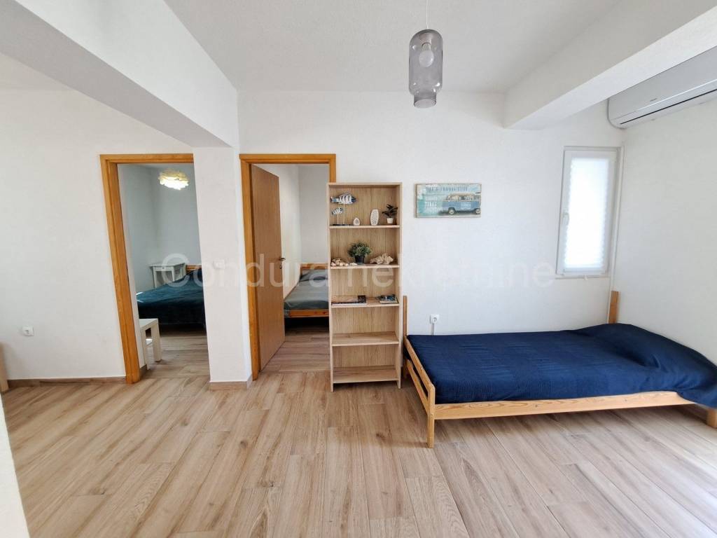 House with apartments, Sale, Vrsi, Zukve