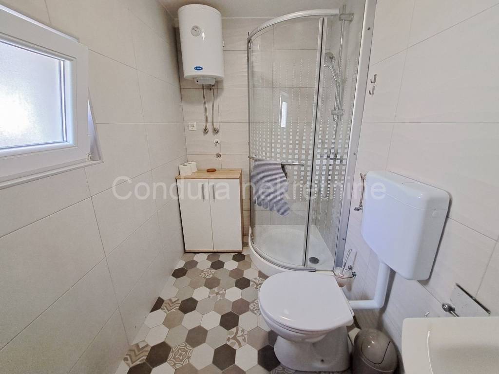 House with apartments, Sale, Vrsi, Zukve