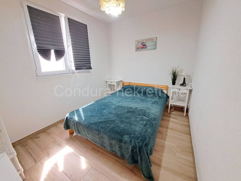 House with apartments, Sale, Vrsi, Zukve
