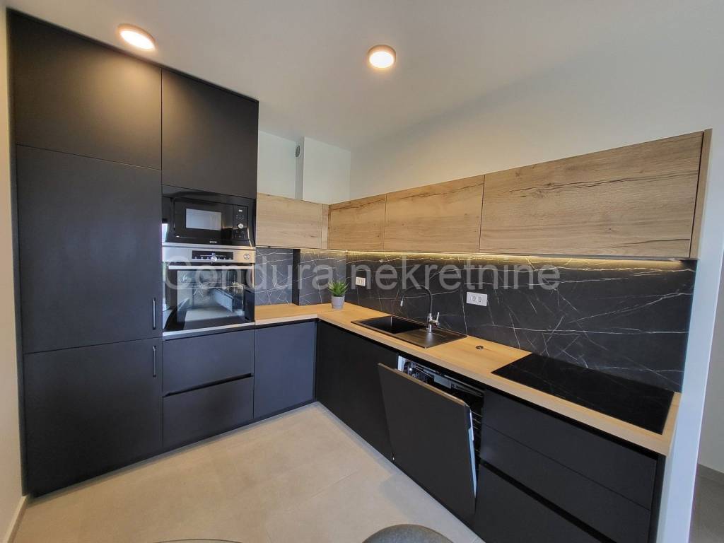 Apartman na moru, Prodaja, Privlaka, Privlaka