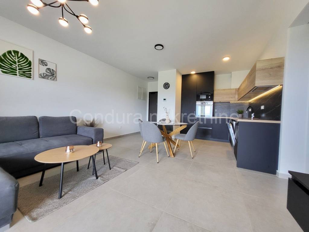 Apartman na moru, Prodaja, Privlaka, Privlaka