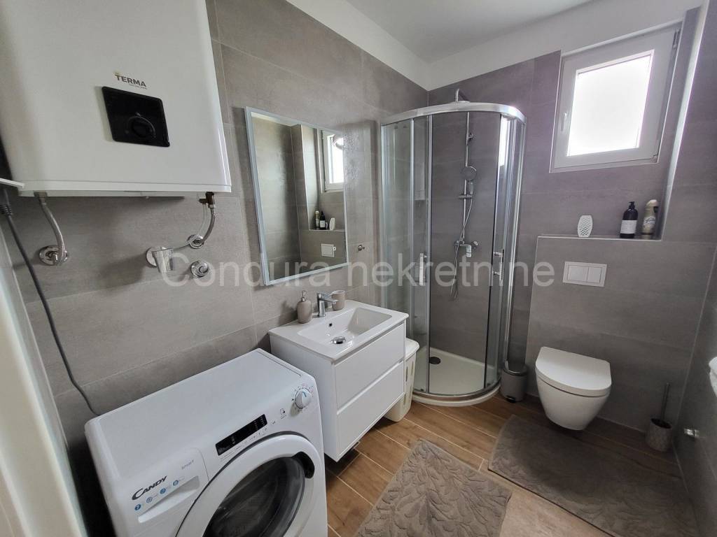Apartman na moru, Prodaja, Privlaka, Privlaka