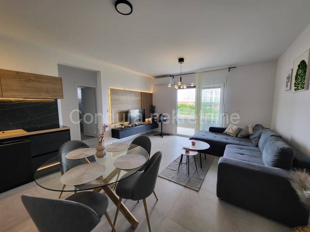Apartman na moru, Prodaja, Privlaka, Privlaka