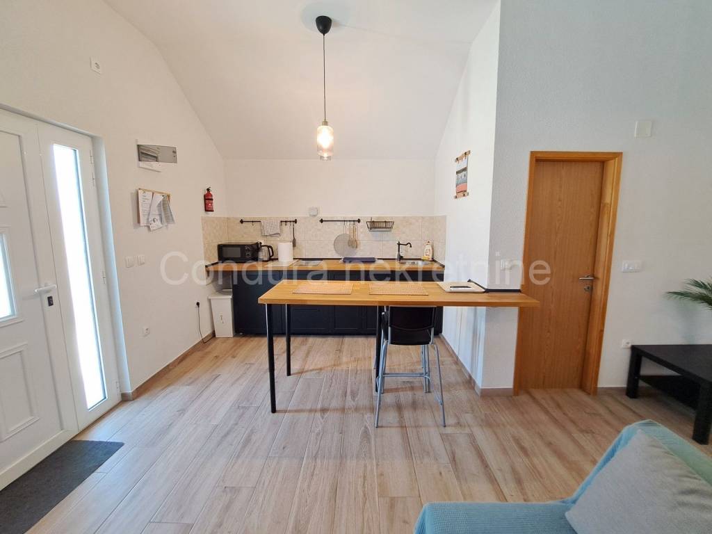 House with apartments, Sale, Vrsi, Zukve