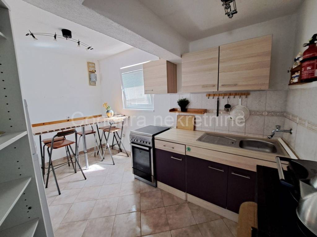 House with apartments, Sale, Vrsi, Zukve