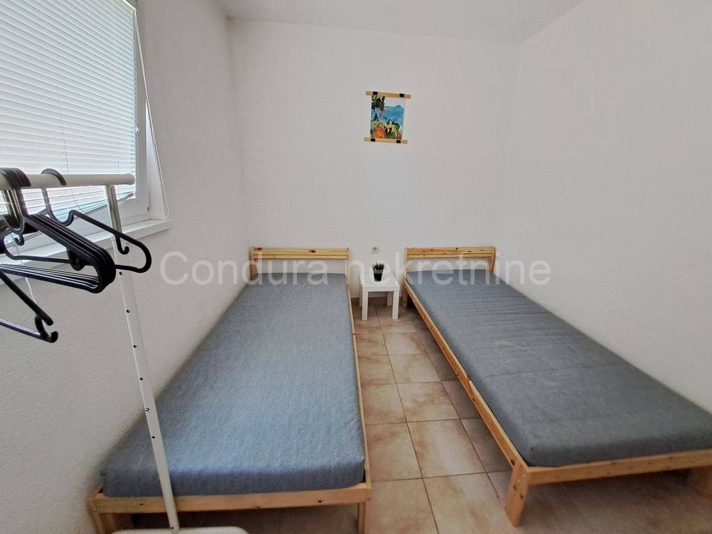 House with apartments, Sale, Vrsi, Zukve