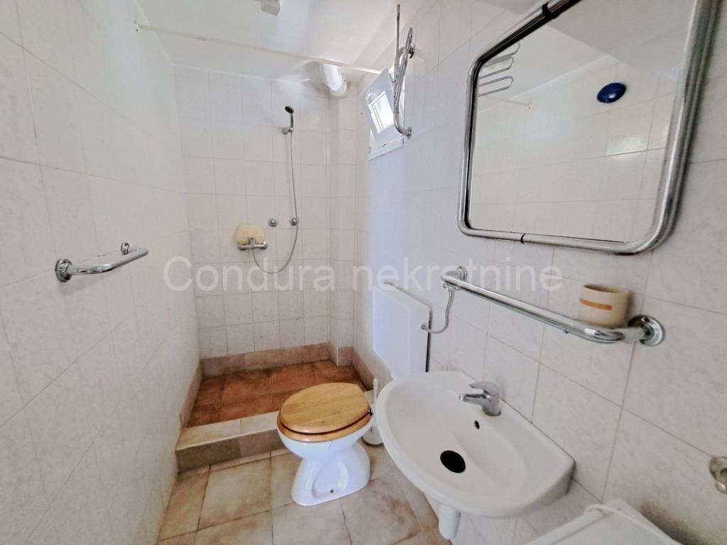 House with apartments, Sale, Vrsi, Zukve