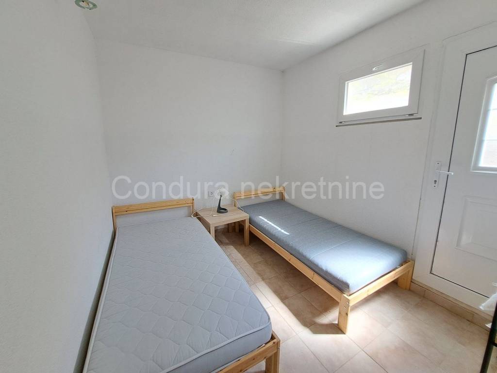 House with apartments, Sale, Vrsi, Zukve