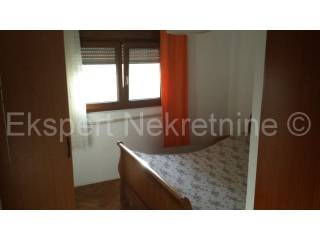 House, Sale, Okrug