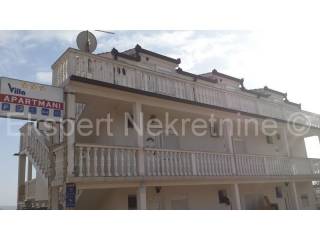 House, Sale, Okrug