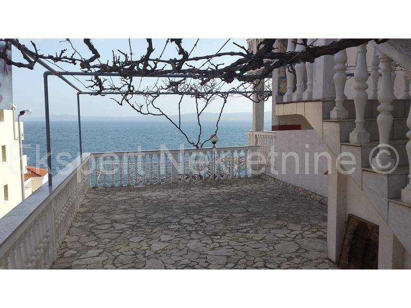 House, Sale, Okrug