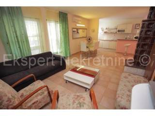 House, Sale, Okrug