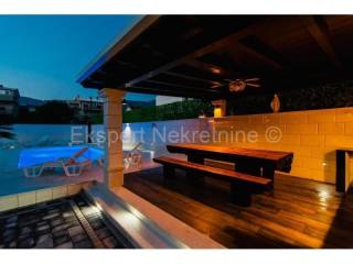 Vila, Prodaja, Kaštela, Kaštel Novi