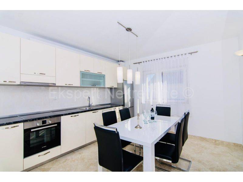 Villa, Sale, Kaštela, Kaštel Novi