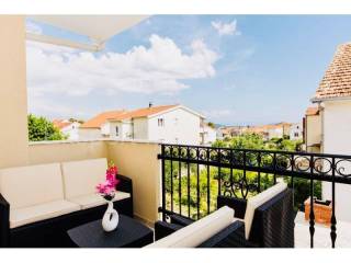 Vila, Prodaja, Kaštela, Kaštel Novi