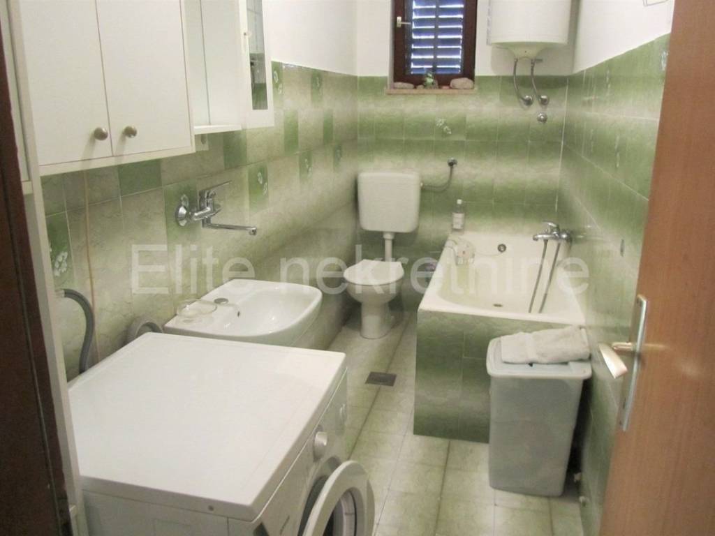 Flat in a house, Rent, Viškovo, Marinići