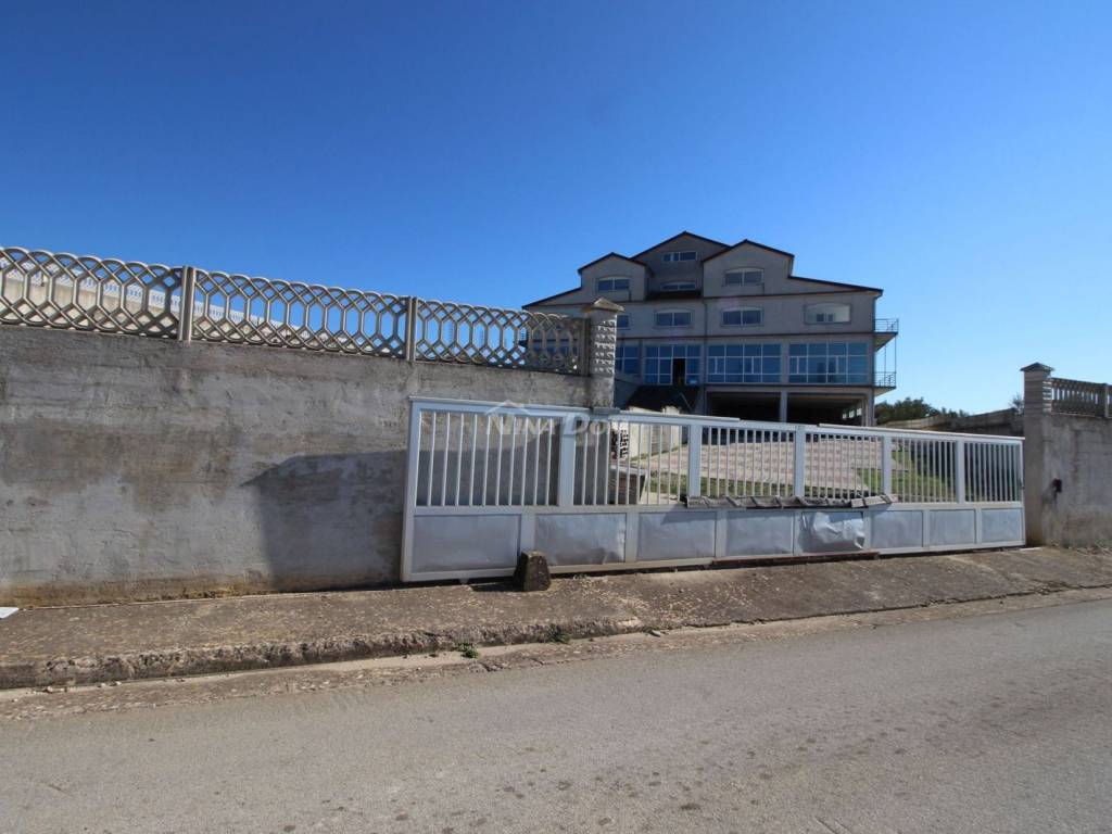 Residential-commercial property, Sale, Kali, Kali